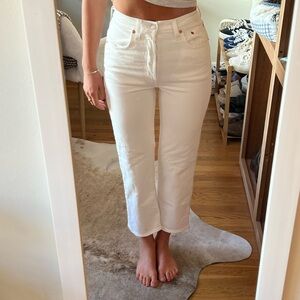 Levi’s ribcage straight ankle jeans. Size 24.